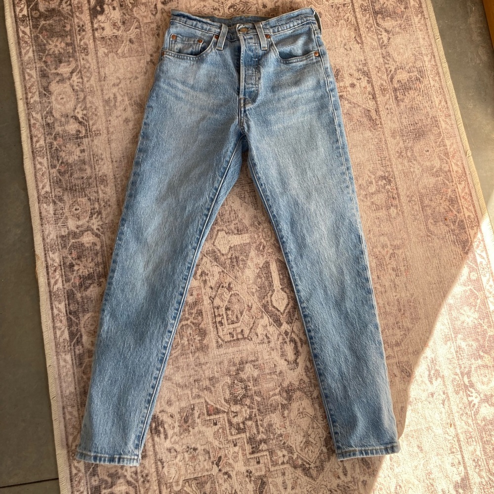 Levi’s S 24x28 EUC